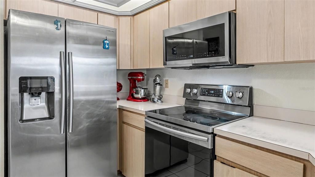 Activo con contrato: $399,900 (4 camas, 2 baños, 2493 Pies cuadrados)