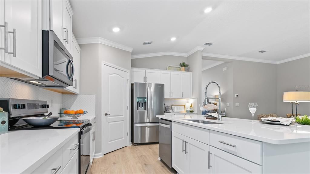 For Sale: $368,220 (4 beds, 2 baths, 1986 Square Feet)