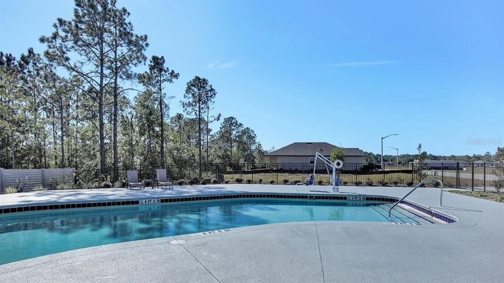 For Sale: $368,220 (4 beds, 2 baths, 1986 Square Feet)