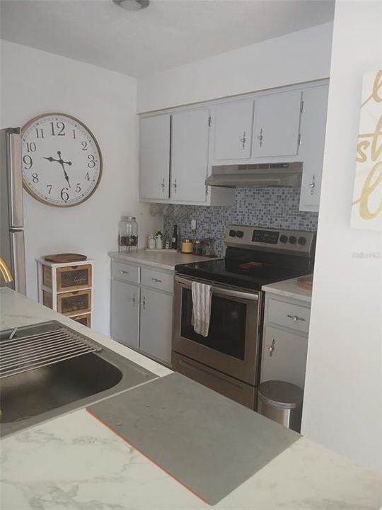 For Sale: $208,888 (1 beds, 1 baths, 674 Square Feet)