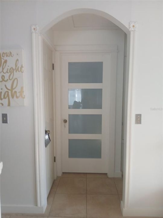 For Sale: $208,888 (1 beds, 1 baths, 674 Square Feet)