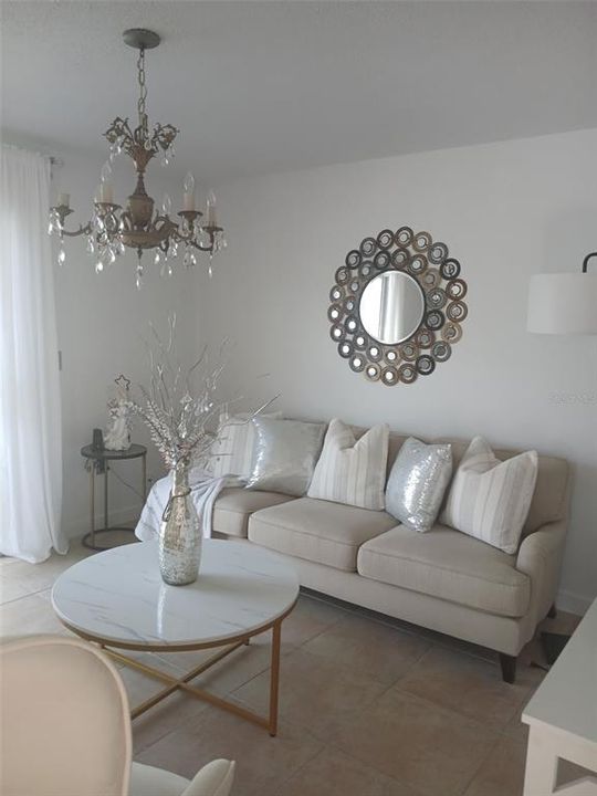 For Sale: $208,888 (1 beds, 1 baths, 674 Square Feet)