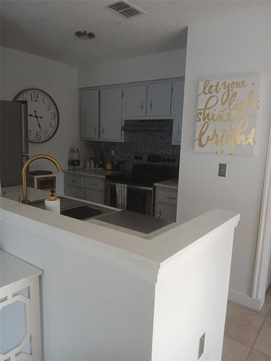 For Sale: $208,888 (1 beds, 1 baths, 674 Square Feet)