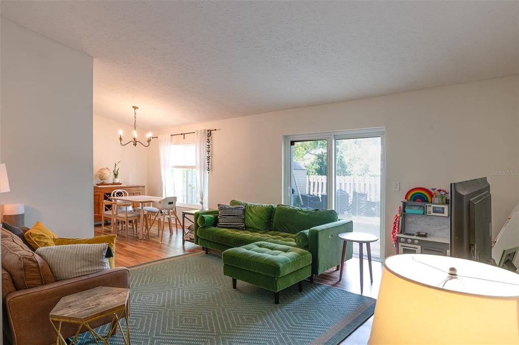 For Rent: $2,695 (3 beds, 2 baths, 1215 Square Feet)