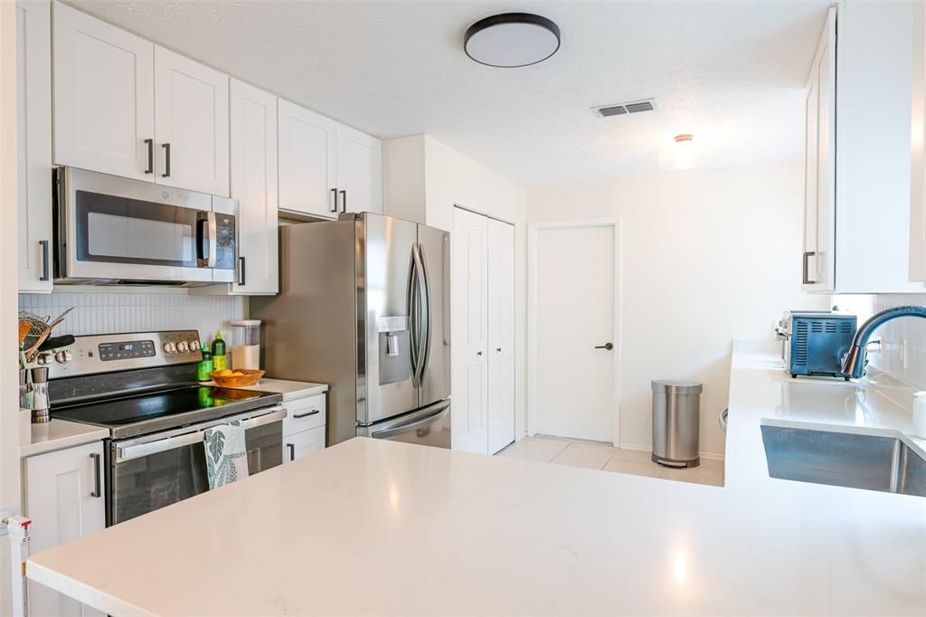 For Rent: $2,695 (3 beds, 2 baths, 1215 Square Feet)