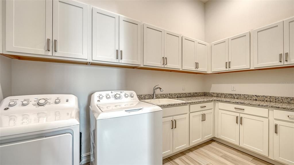 Active With Contract: $1,500,000 (4 beds, 4 baths, 2946 Square Feet)