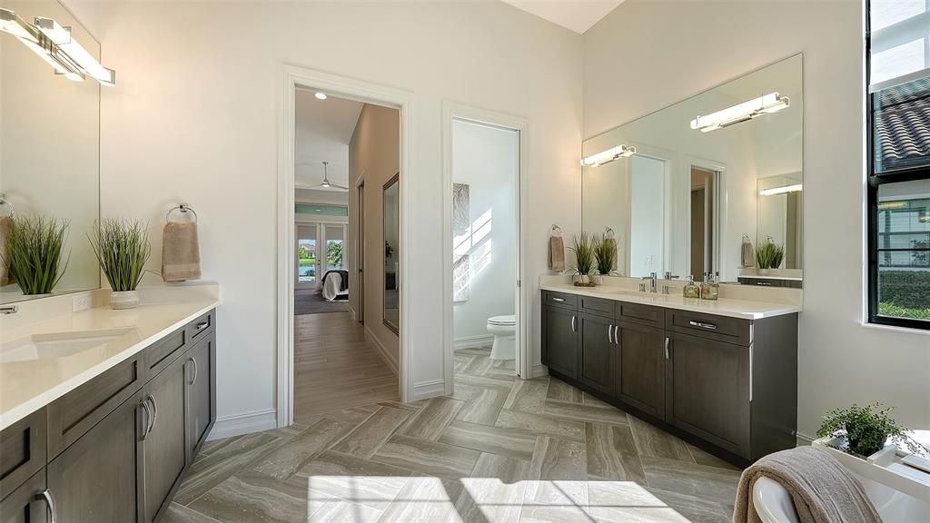 Active With Contract: $1,500,000 (4 beds, 4 baths, 2946 Square Feet)