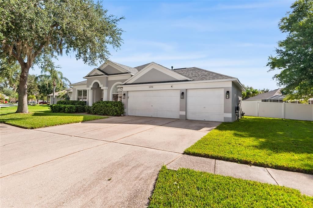Active With Contract: $499,999 (4 beds, 3 baths, 2183 Square Feet)