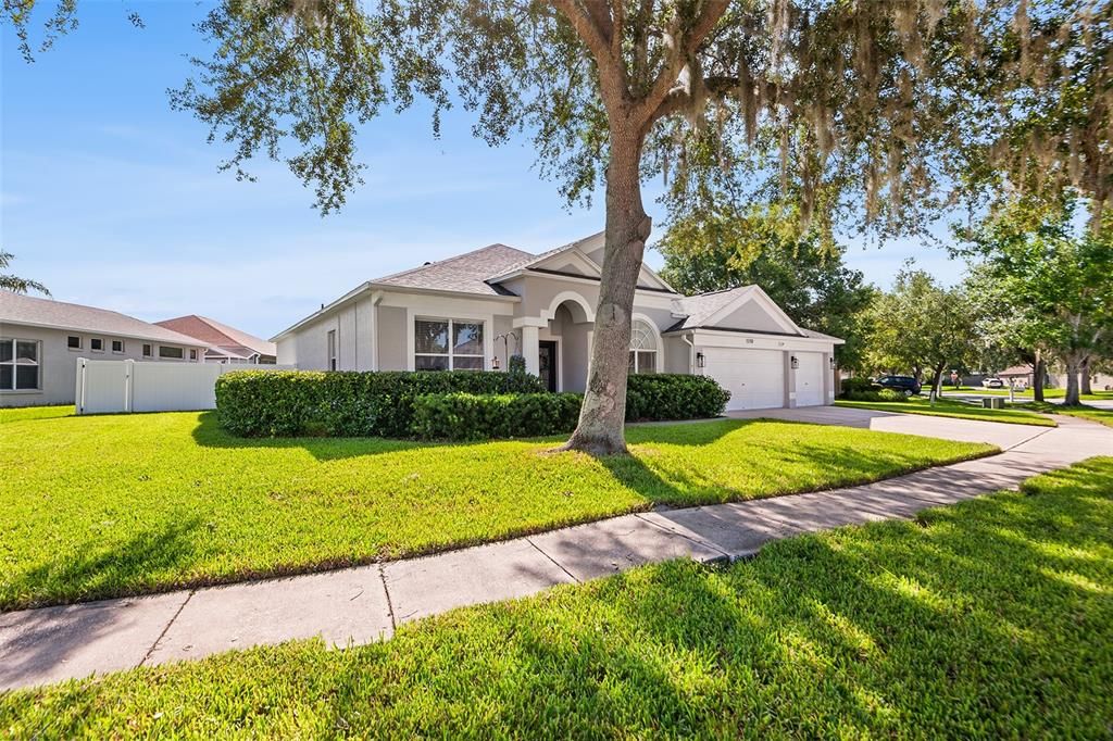 Active With Contract: $499,999 (4 beds, 3 baths, 2183 Square Feet)