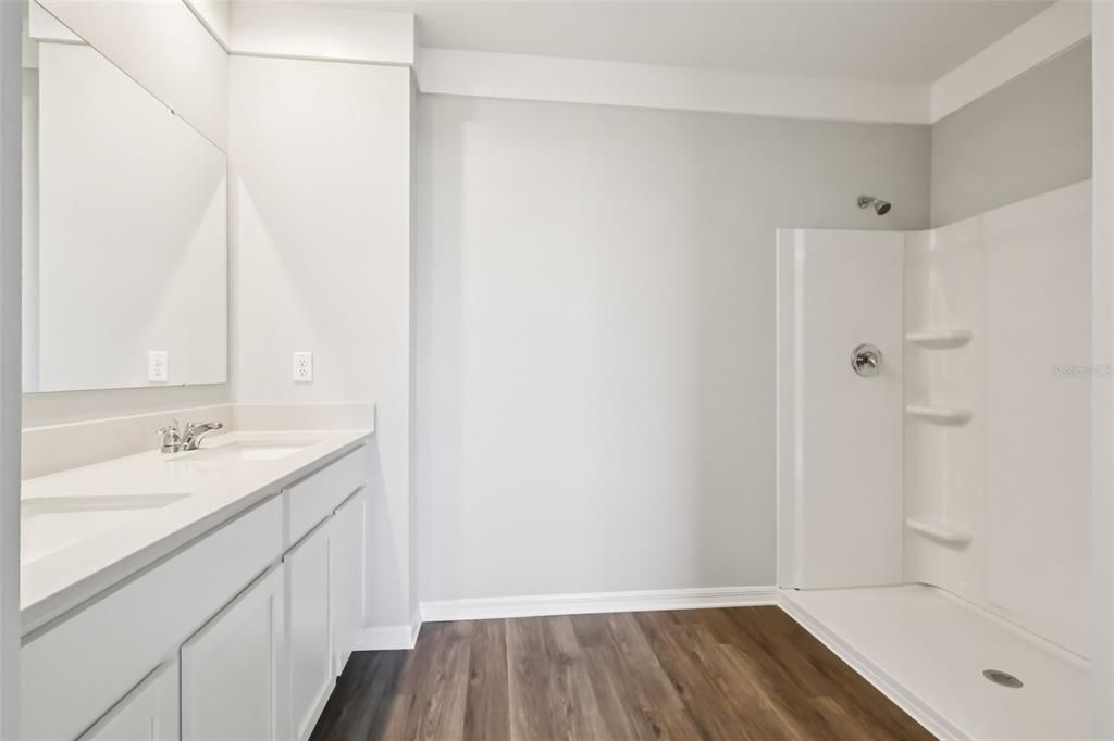 На продажу: $369,990 (5 спален, 3 ванн, 2447 Квадратных фут)