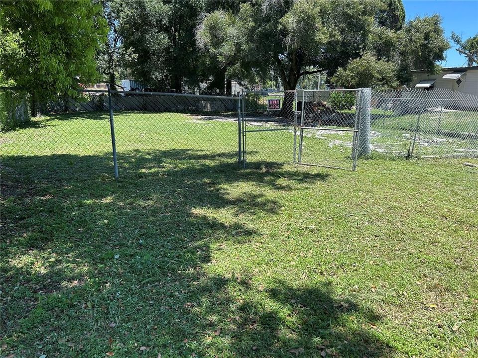 На продажу: $79,000 (0.11 acres)