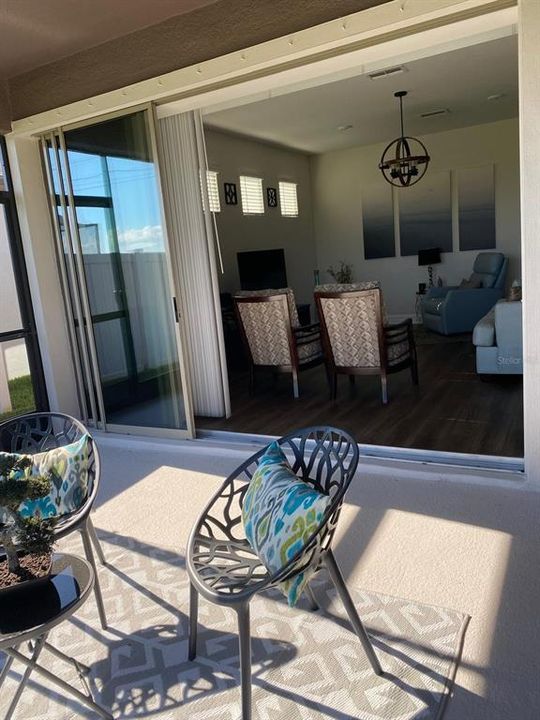For Rent: $2,500 (4 beds, 2 baths, 1984 Square Feet)