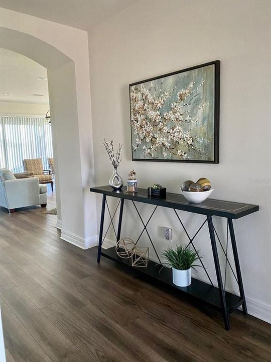 For Rent: $2,500 (4 beds, 2 baths, 1984 Square Feet)