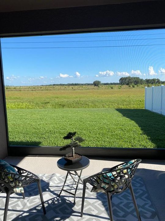 For Rent: $2,500 (4 beds, 2 baths, 1984 Square Feet)