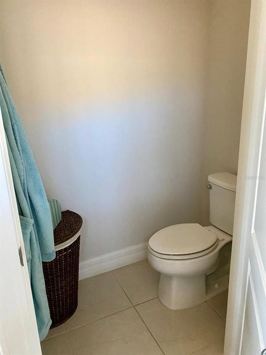 For Rent: $2,500 (4 beds, 2 baths, 1984 Square Feet)