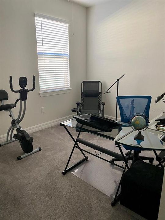 For Rent: $2,500 (4 beds, 2 baths, 1984 Square Feet)