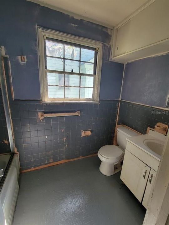 For Rent: $750 (2 beds, 1 baths, 1148 Square Feet)