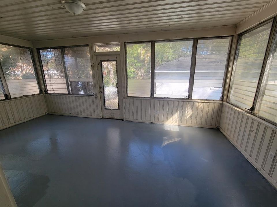 For Rent: $750 (2 beds, 1 baths, 1148 Square Feet)