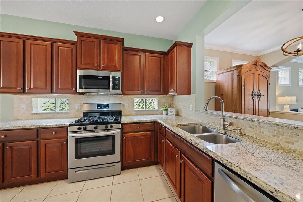 For Sale: $495,999 (3 beds, 2 baths, 1688 Square Feet)