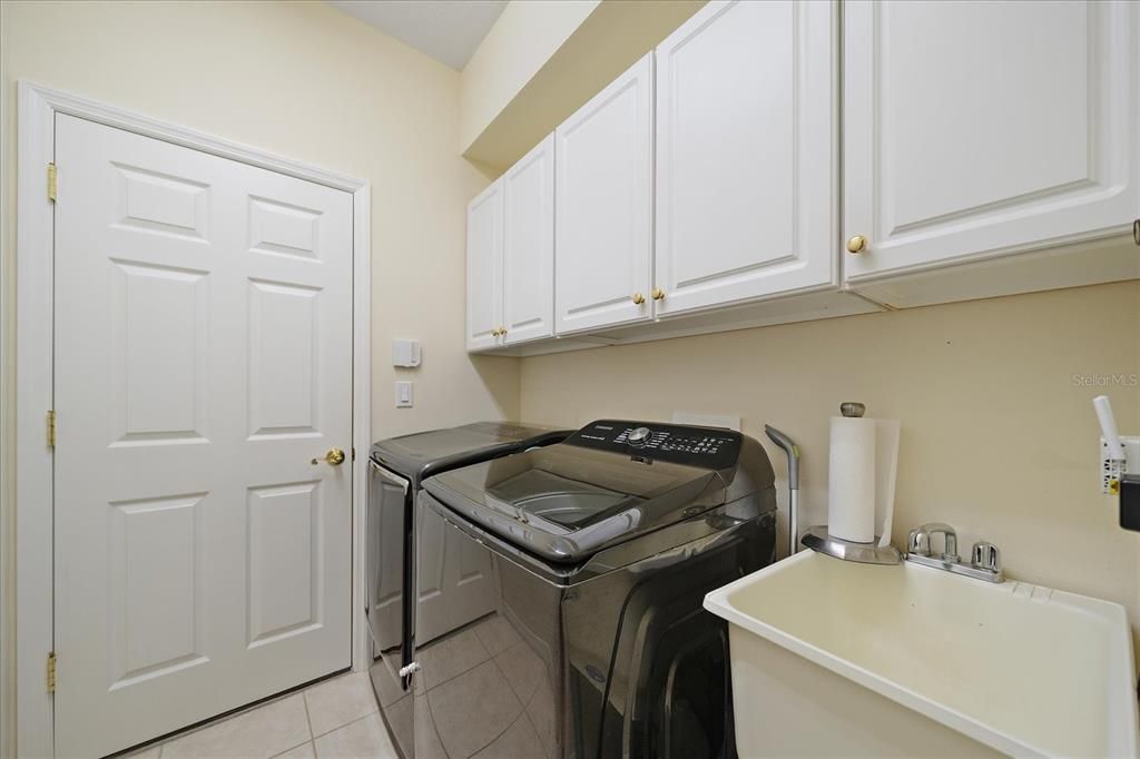 For Sale: $495,999 (3 beds, 2 baths, 1688 Square Feet)