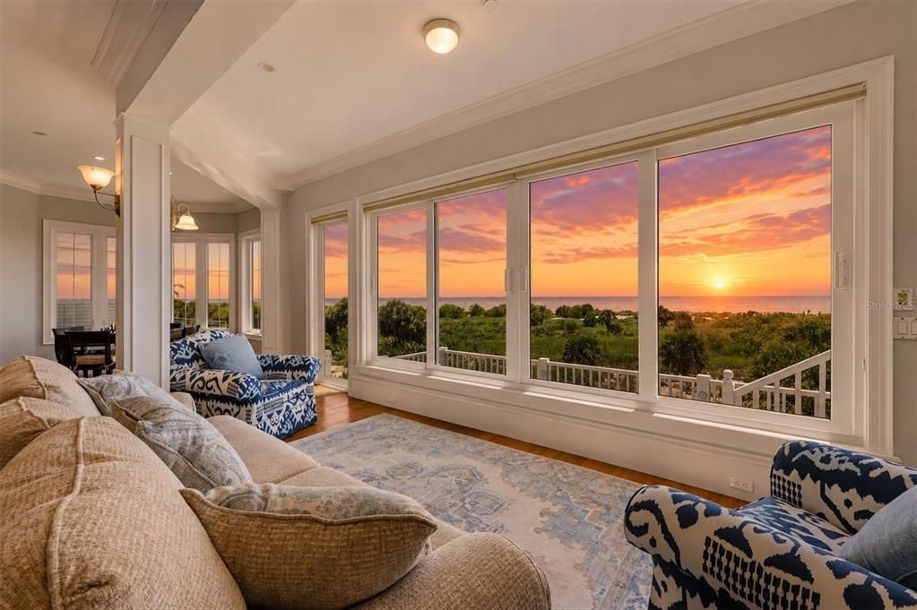 For Sale: $3,100,000 (6 beds, 5 baths, 4612 Square Feet)