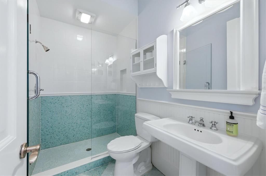 For Sale: $3,100,000 (6 beds, 5 baths, 4612 Square Feet)