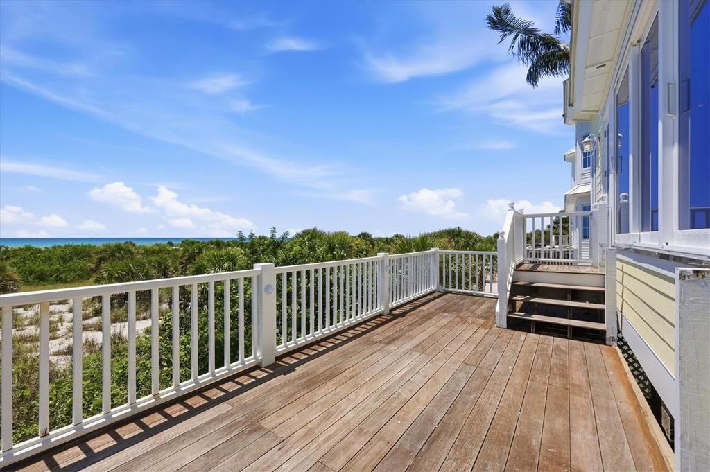 For Sale: $3,100,000 (6 beds, 5 baths, 4612 Square Feet)