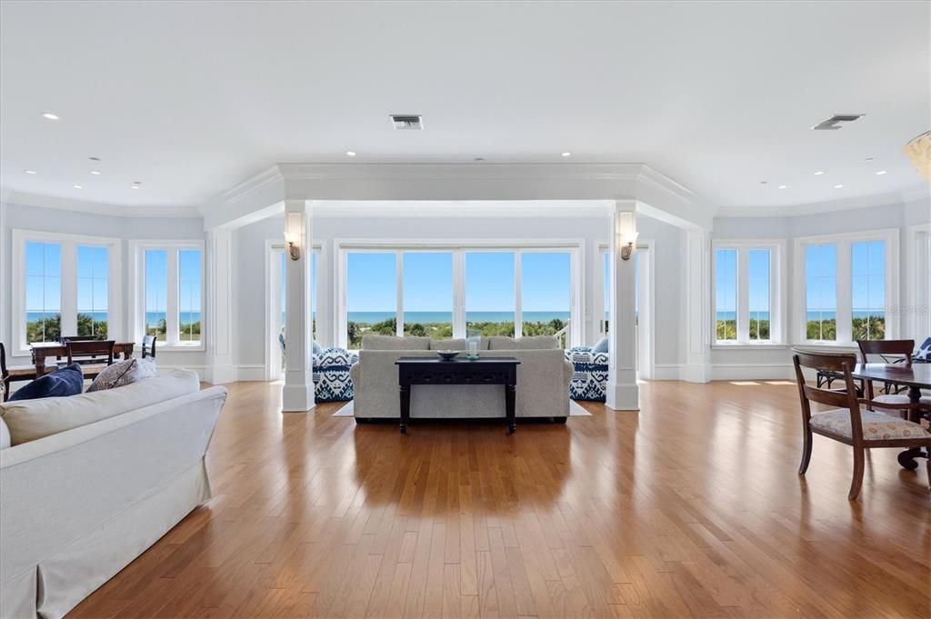 For Sale: $3,100,000 (6 beds, 5 baths, 4612 Square Feet)