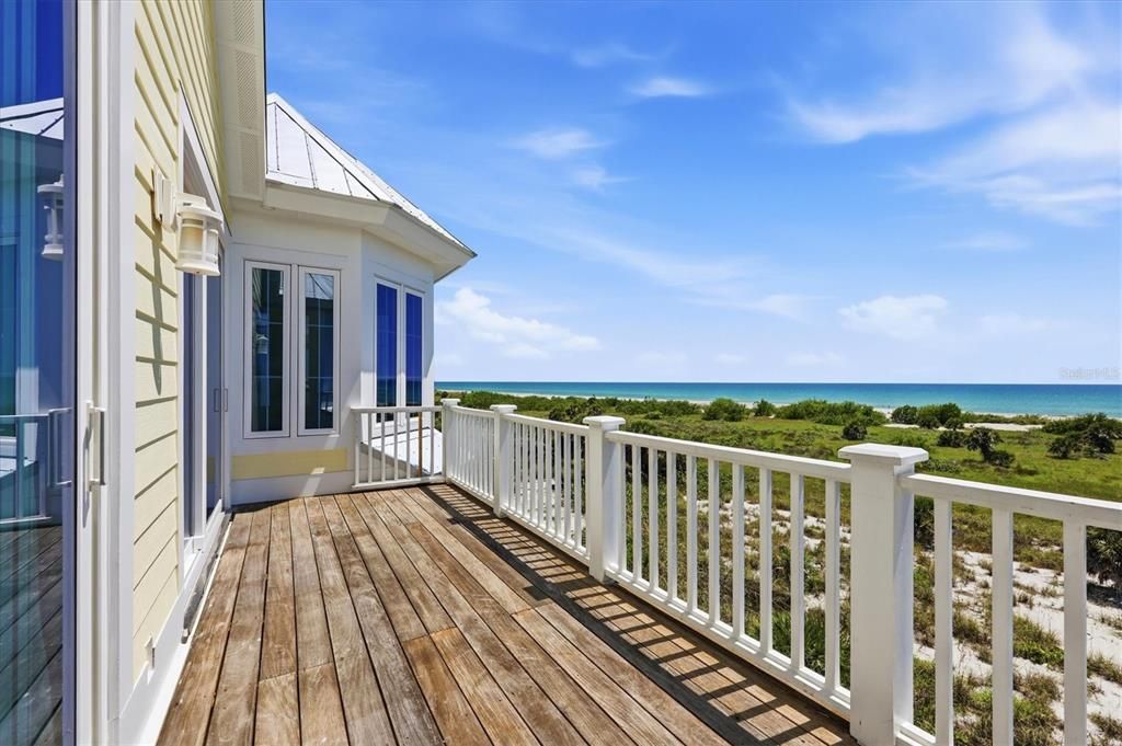 For Sale: $3,100,000 (6 beds, 5 baths, 4612 Square Feet)