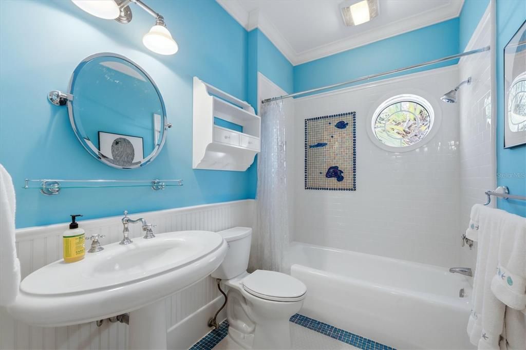 For Sale: $3,100,000 (6 beds, 5 baths, 4612 Square Feet)