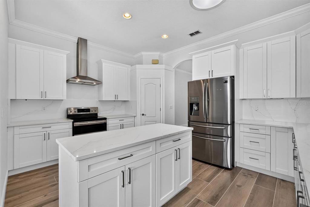 For Sale: $599,700 (3 beds, 2 baths, 2472 Square Feet)