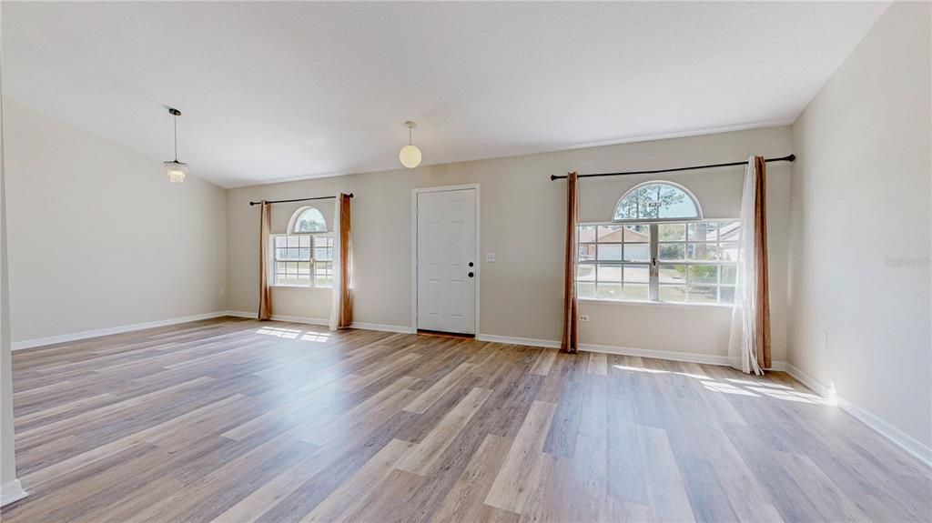 For Sale: $344,900 (4 beds, 2 baths, 2229 Square Feet)