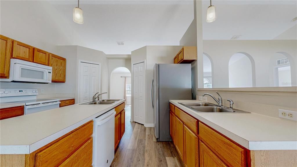 For Sale: $344,900 (4 beds, 2 baths, 2229 Square Feet)