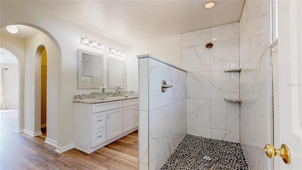 For Sale: $344,900 (4 beds, 2 baths, 2229 Square Feet)