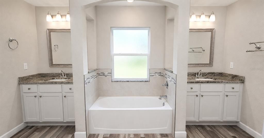 For Sale: $368,000 (4 beds, 2 baths, 2048 Square Feet)