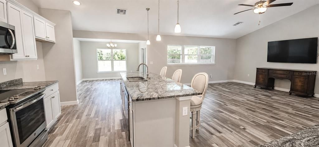 For Sale: $368,000 (4 beds, 2 baths, 2048 Square Feet)