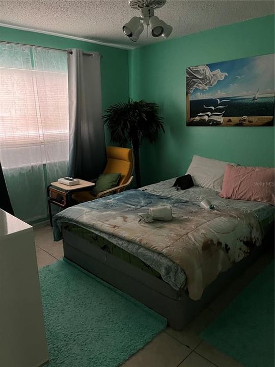 Activo con contrato: $115,000 (2 camas, 1 baños, 902 Pies cuadrados)