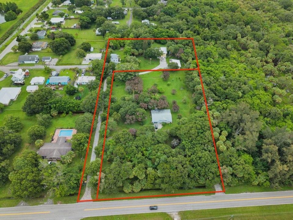 En Venta: $550,000 (1.00 acres)