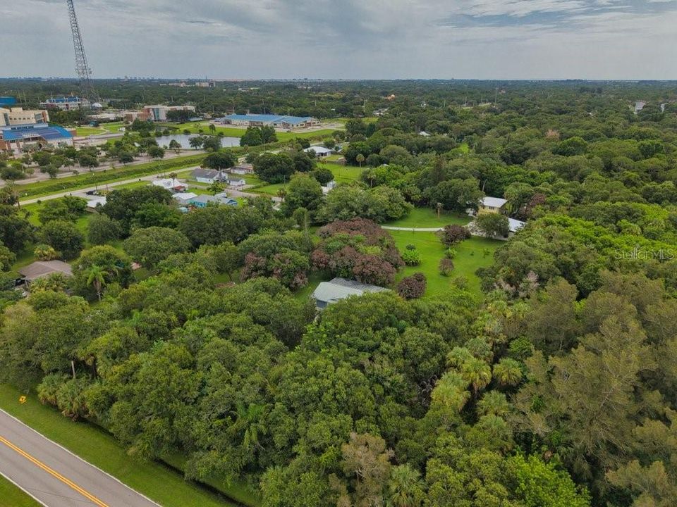 En Venta: $550,000 (1.00 acres)