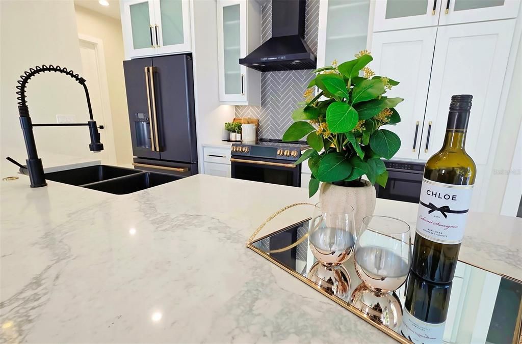 В аренду: $8,000 (5 спален, 4 ванн, 2882 Квадратных фут)