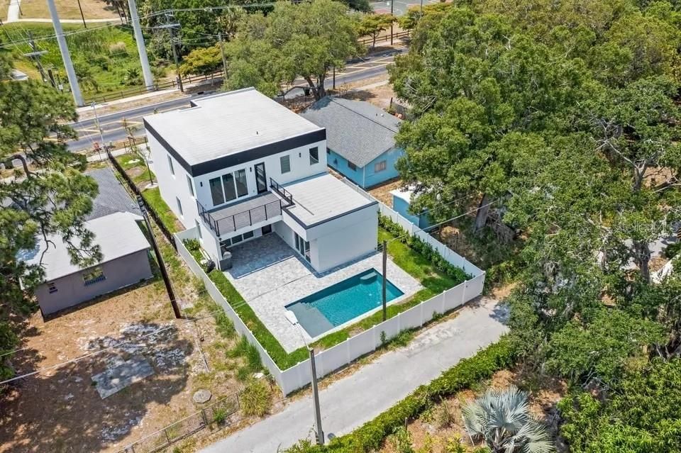 В аренду: $8,000 (5 спален, 4 ванн, 2882 Квадратных фут)