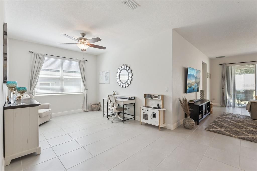 En Venta: $449,999 (3 camas, 2 baños, 2110 Pies cuadrados)