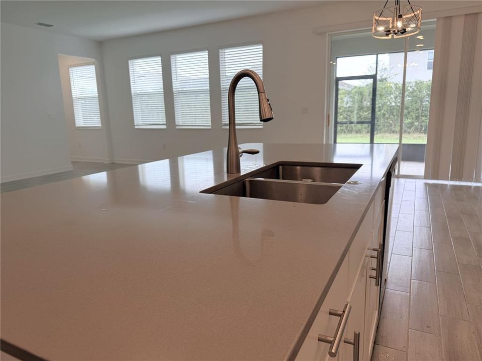 В аренду: $3,900 (5 спален, 3 ванн, 3035 Квадратных фут)