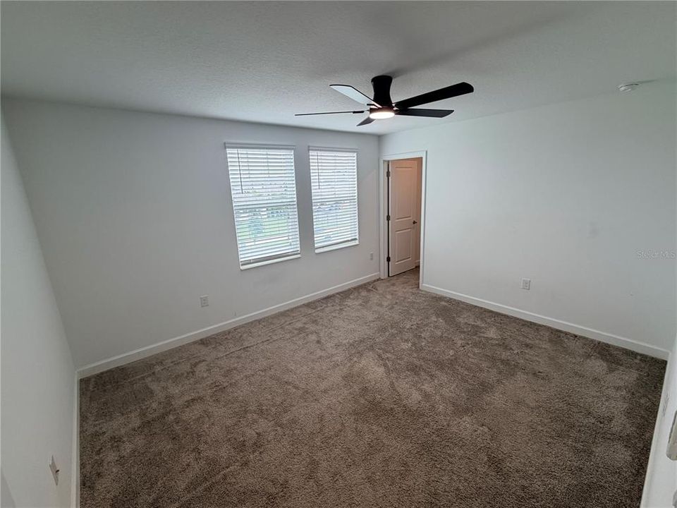 В аренду: $3,900 (5 спален, 3 ванн, 3035 Квадратных фут)