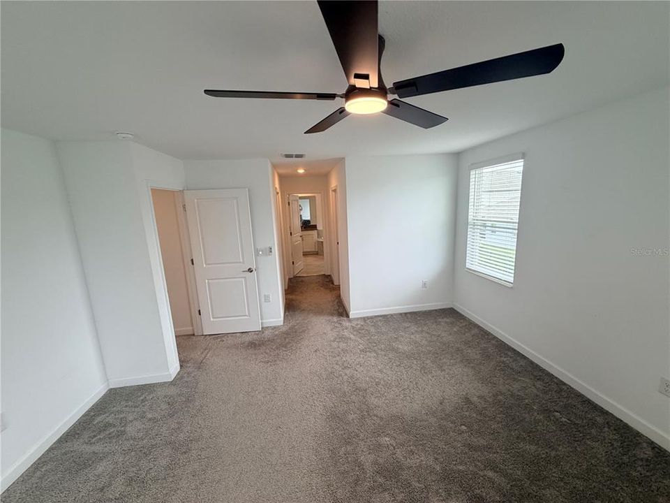 В аренду: $3,900 (5 спален, 3 ванн, 3035 Квадратных фут)