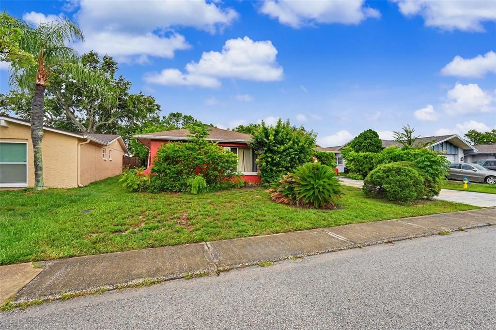For Sale: $275,000 (3 beds, 2 baths, 1601 Square Feet)