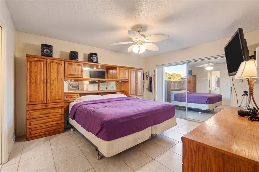 For Sale: $275,000 (3 beds, 2 baths, 1601 Square Feet)
