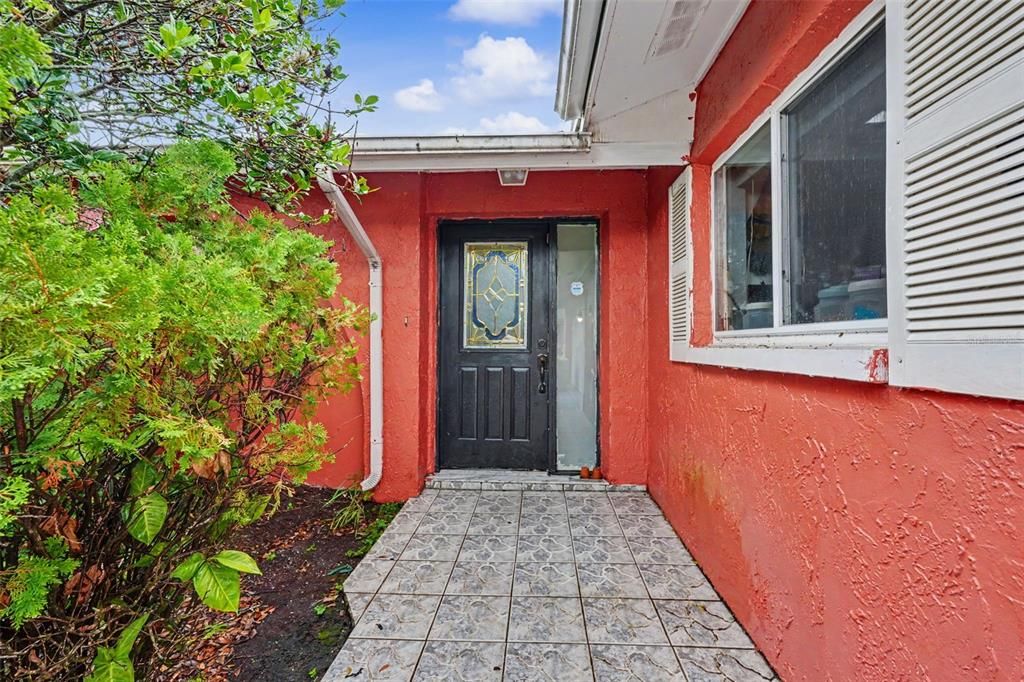 For Sale: $275,000 (3 beds, 2 baths, 1601 Square Feet)