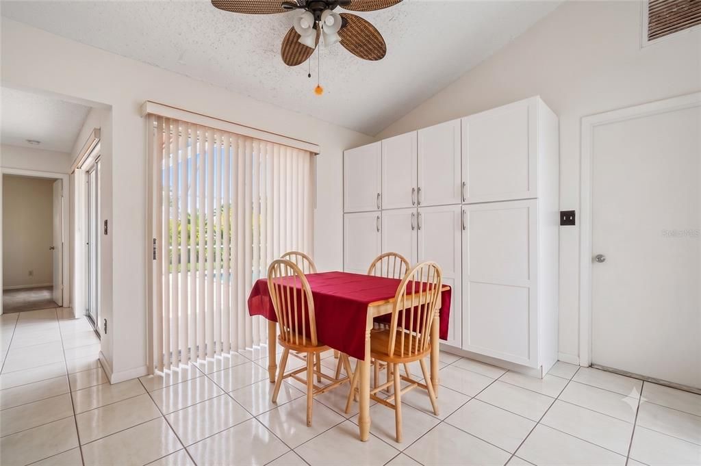 For Sale: $275,000 (3 beds, 2 baths, 1601 Square Feet)