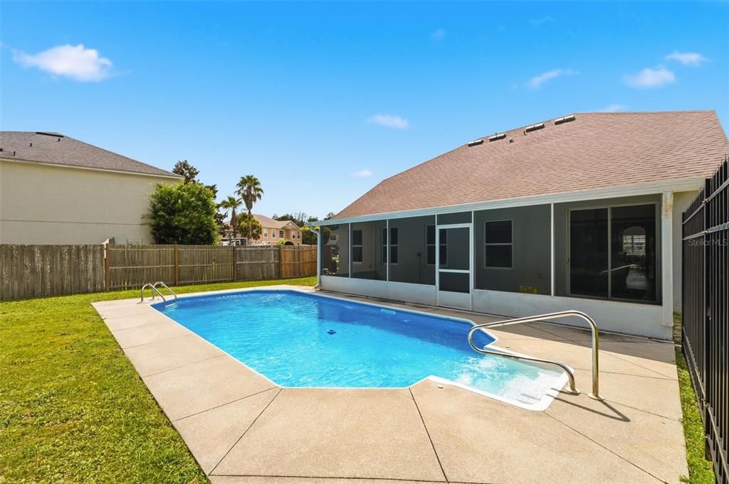 En Venta: $419,000 (5 camas, 2 baños, 2724 Pies cuadrados)